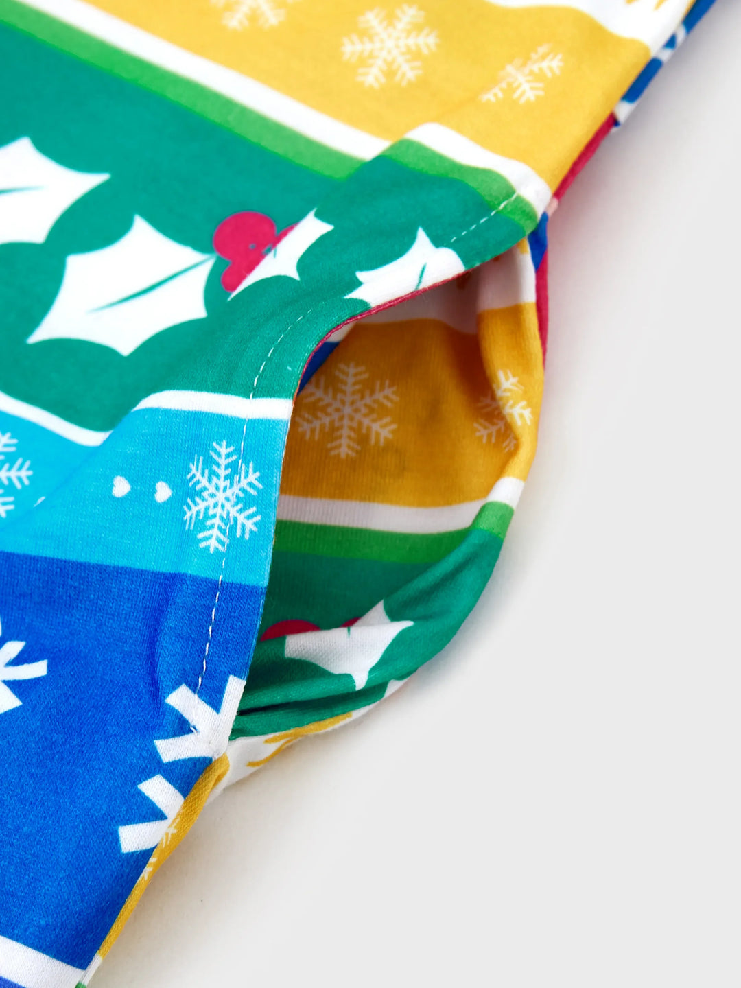 Conjunto de Pijamas de Natal para a Família com Padrão de Gnomos e Listras, incluindo Meias de Natal em Multicor