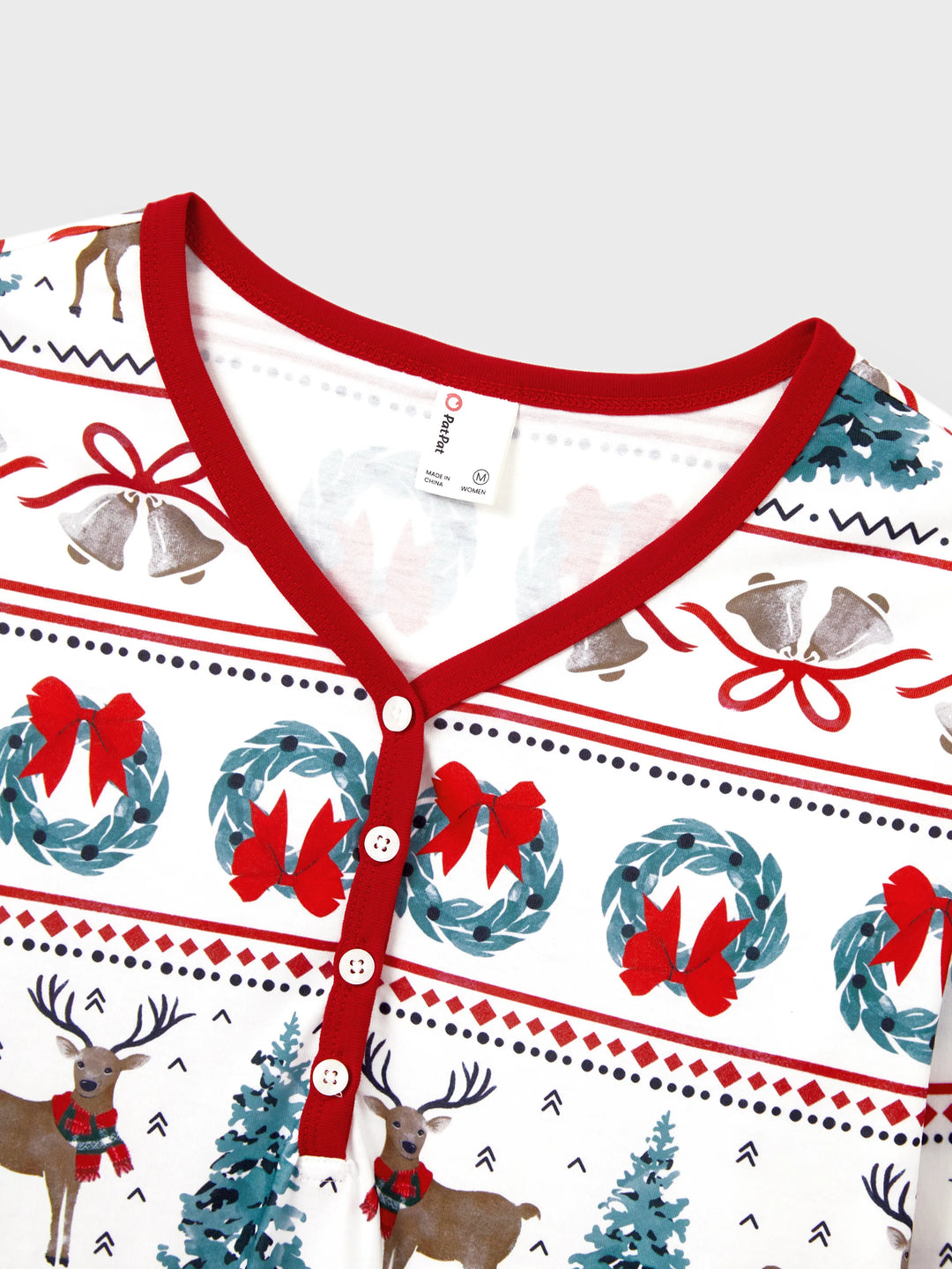 Conjunto de Pijamas de Natal em Conjunto para a Família com Estampa de Veado e Sino e Listras, com Meias de Natal Brancas