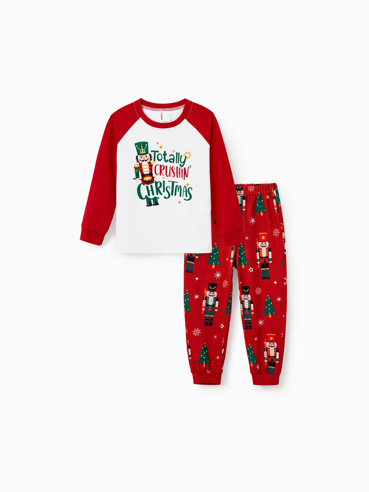 Conjunto de Pijamas Correspondentes para Família com Estampa de Quebra-Nozes e Meias de Natal em Vermelho