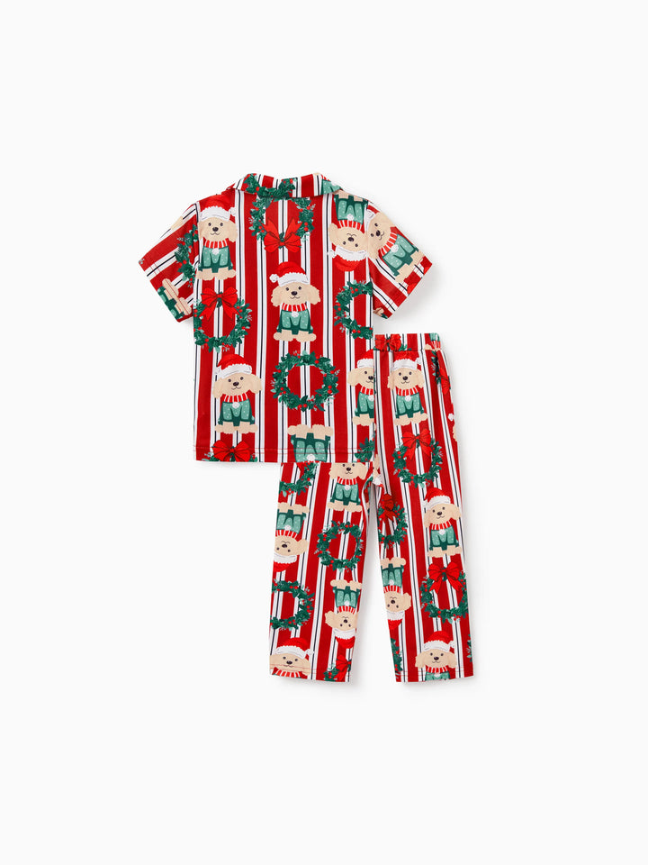 Conjunto de Pijamas Coordenados para a Família no Natal com Estampa de Cãozinho Vermelhos