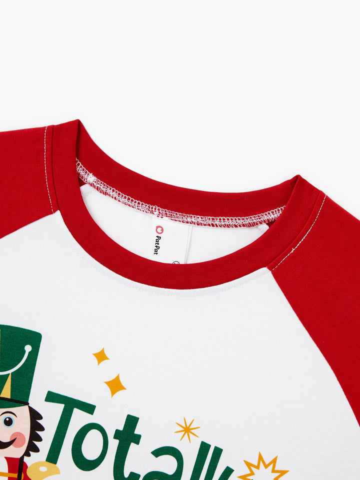 Conjunto de Pijamas Correspondentes para Família com Estampa de Quebra-Nozes e Meias de Natal em Vermelho