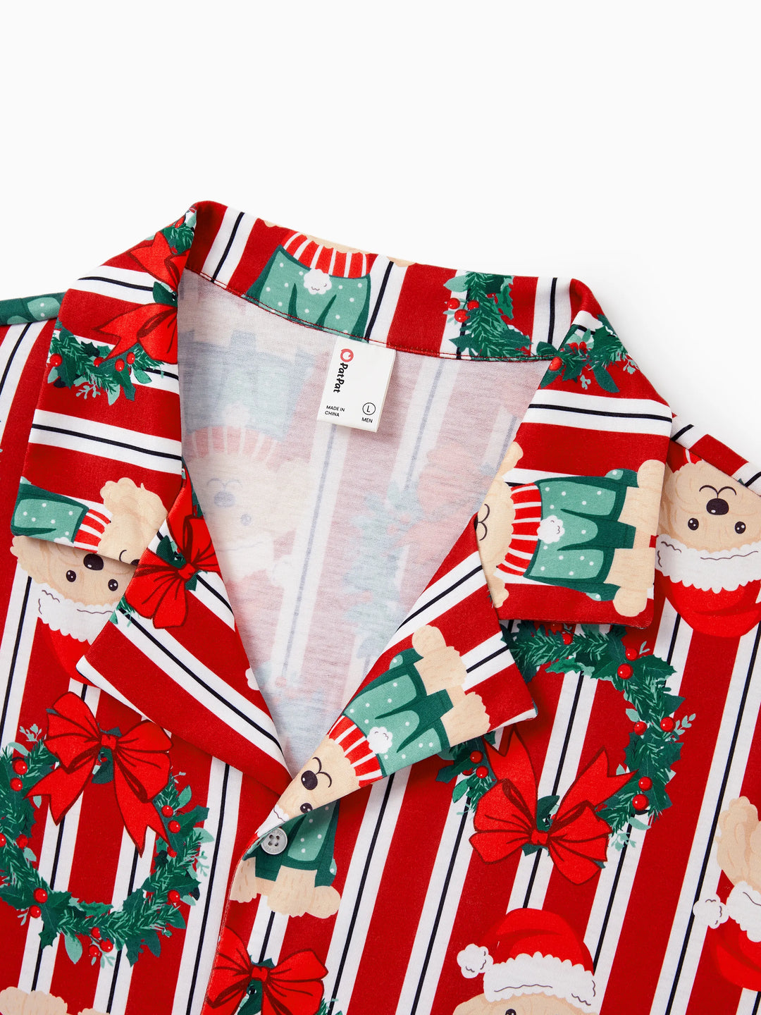 Conjunto de Pijamas Coordenados para a Família no Natal com Estampa de Cãozinho Vermelhos