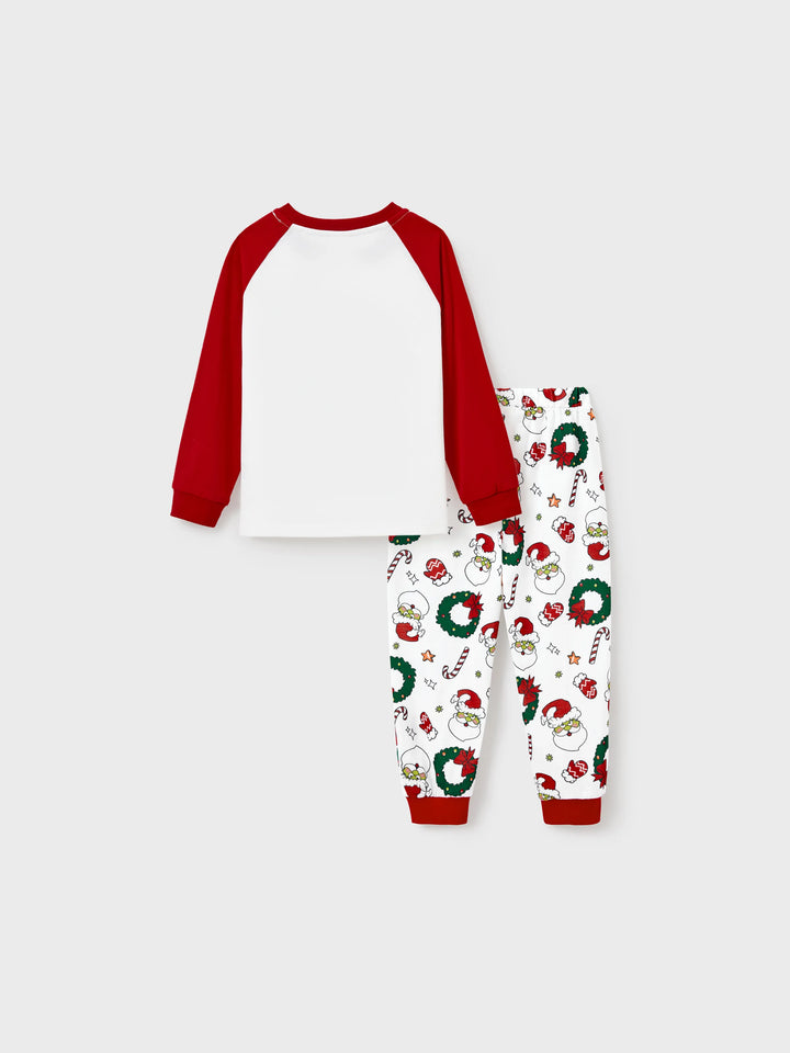 Conjunto de Pijamas em Coordenação para a Família com Tema do Grinch de Natal e Meias de Natal Vermelhas