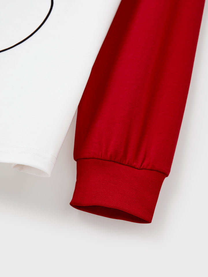 Conjunto de Pijamas em Coordenação para a Família com Tema do Grinch de Natal e Meias de Natal Vermelhas