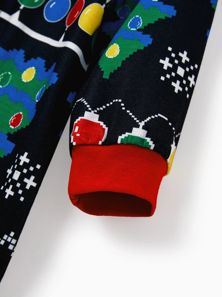 Conjunto de Pijamas de Natal para a Família com Estampado de Árvore de Natal e Meias de Natal Pretas