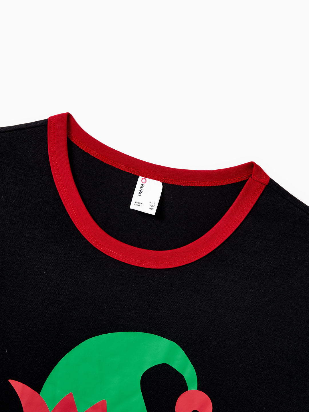 Conjunto de Pijamas Coincidentes para a Família com Estampa de Elfo e Meias de Natal em Preto