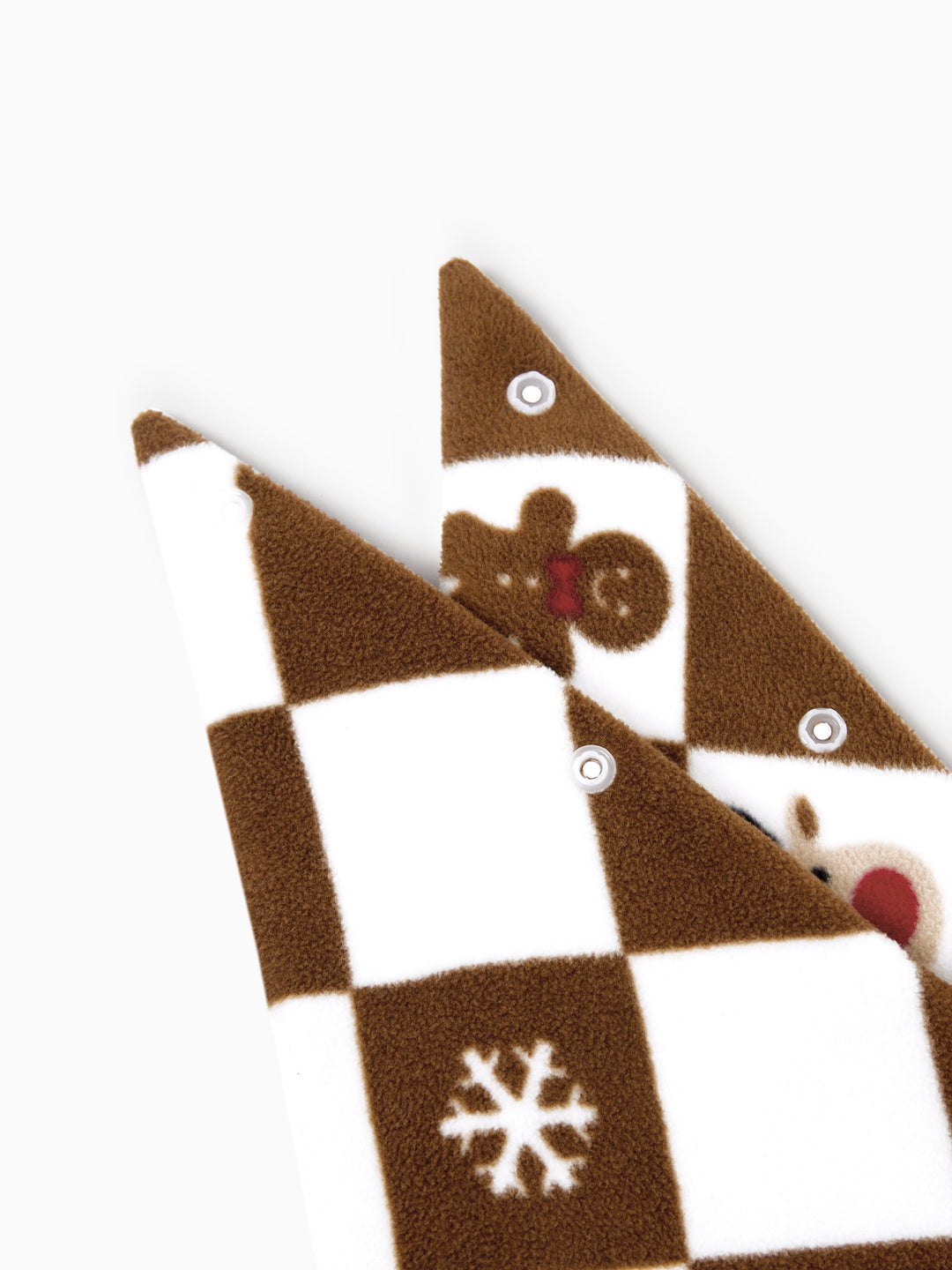 Conjunto de Pijamas de Fleece com Capuz Combinados para Família - Tema Natalino de Gengibre com Estampa Xadrez e Meias de Natal em Cores.