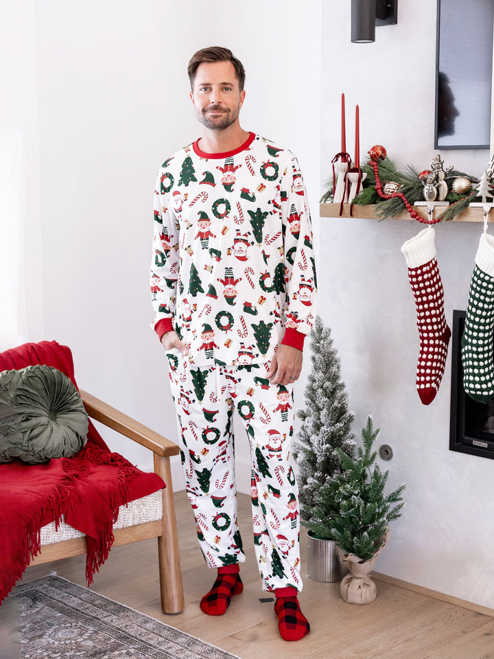 Conjunto de Pijamas Coordenação de Natal para toda a Família Estampado com Pai Natal e Árvore de Natal, Pijamas de Manga Longa com Meias de Natal Brancas