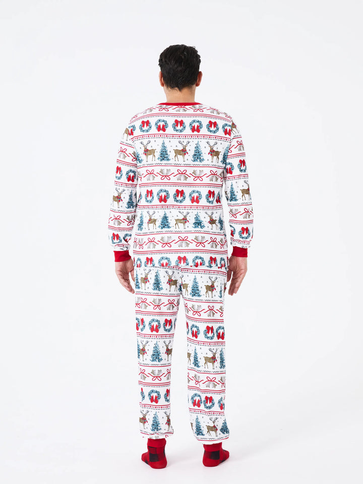 Conjunto de Pijamas de Natal em Conjunto para a Família com Estampa de Veado e Sino e Listras, com Meias de Natal Brancas