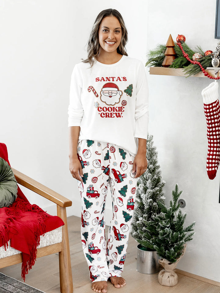 Conjunto de Pijamas em Família para o Natal com Impressão de Pai Natal e Árvore de Natal - PJs Brancos com Meias de Natal Brancas