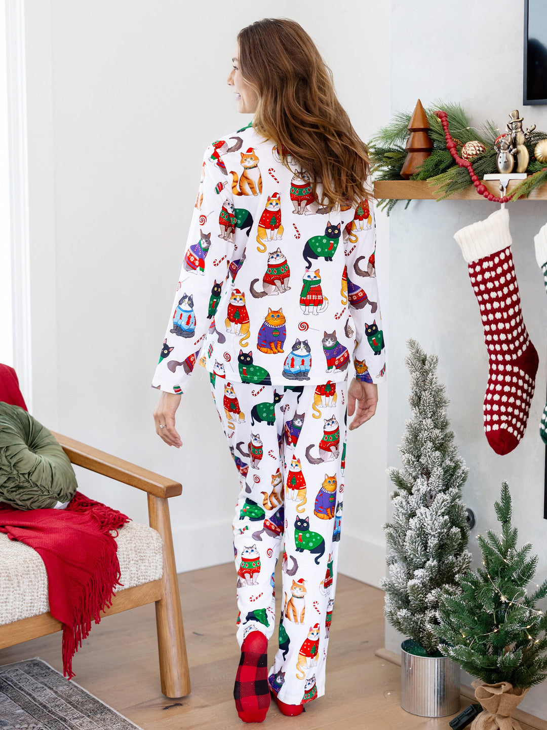 Conjunto de Pijamas de Natal para a Família com Estampa de Gato de Natal e Meias de Natal Multicoloridas