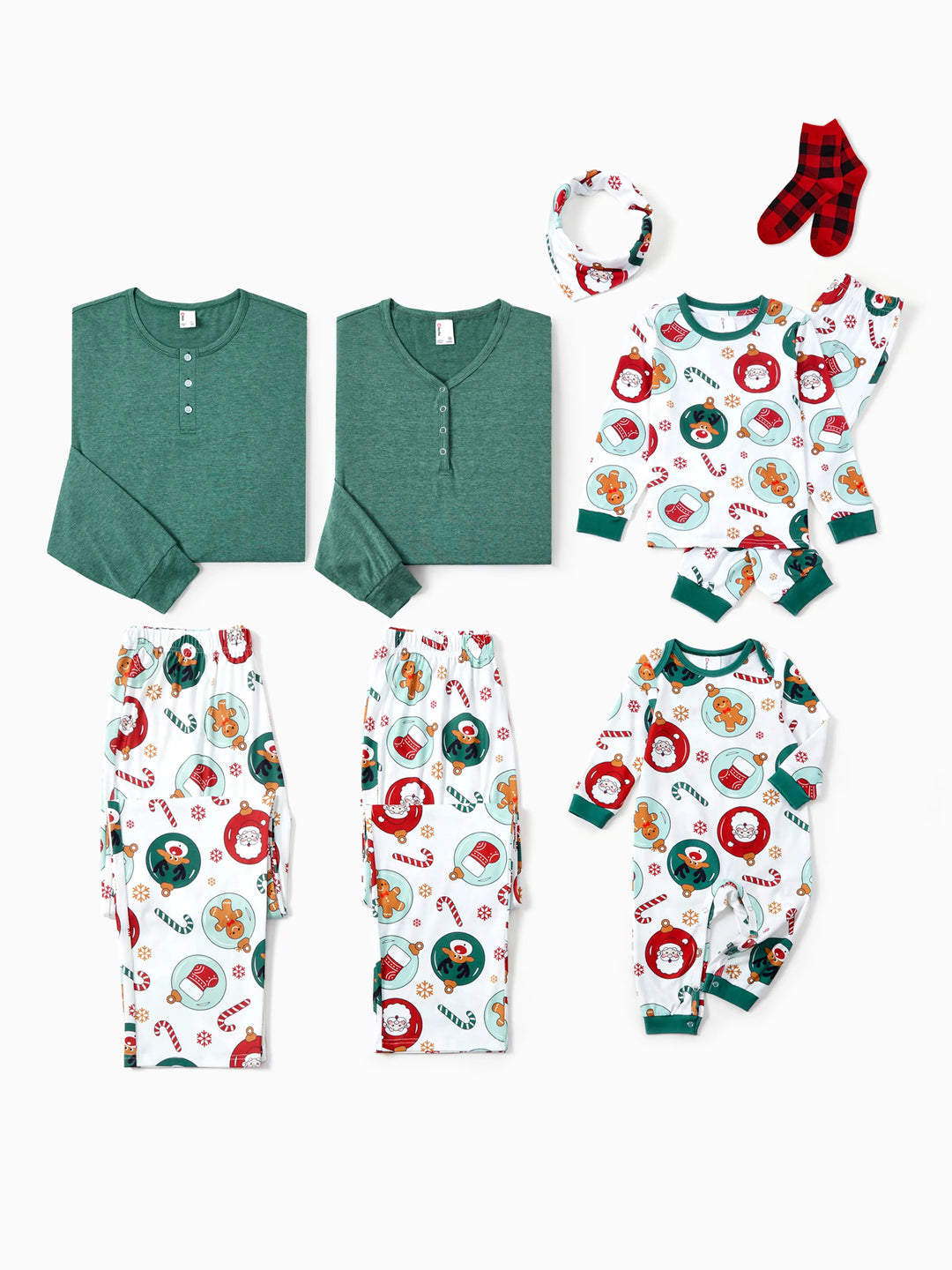 Conjunto de Pijamas em Família a Condizer para o Natal com Renas e Pai Natal e Meias de Natal Verdes