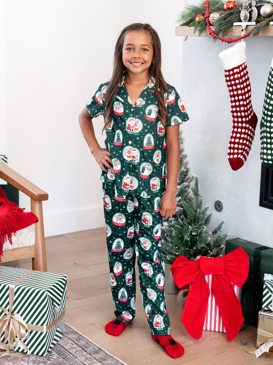 Conjunto de Pijamas Coordinados para a Família com Tema de Natal - Estampa do Pai Natal - Turquesa