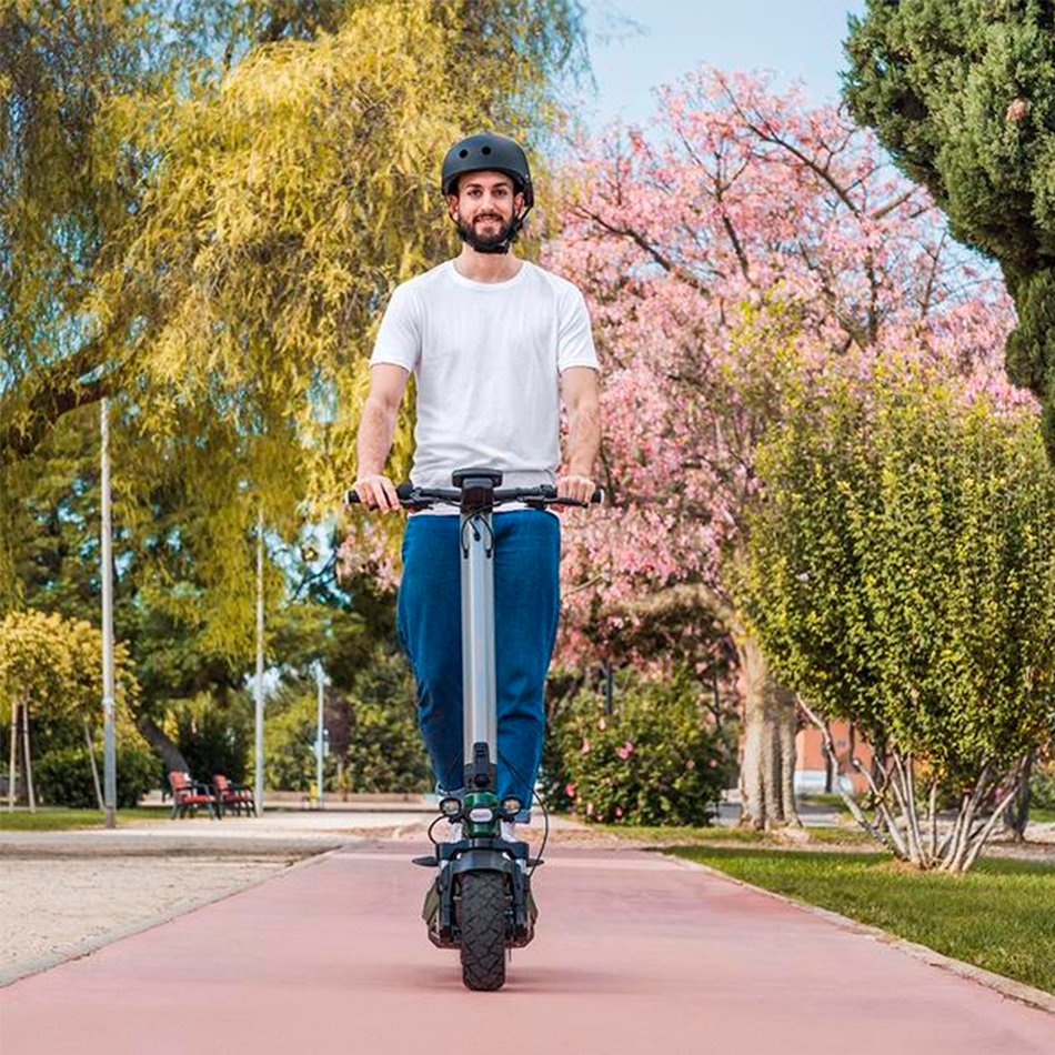 Trotinete Elétrica Razu Pro — 2200 W, 85 km de autonomia, dupla suspensão.