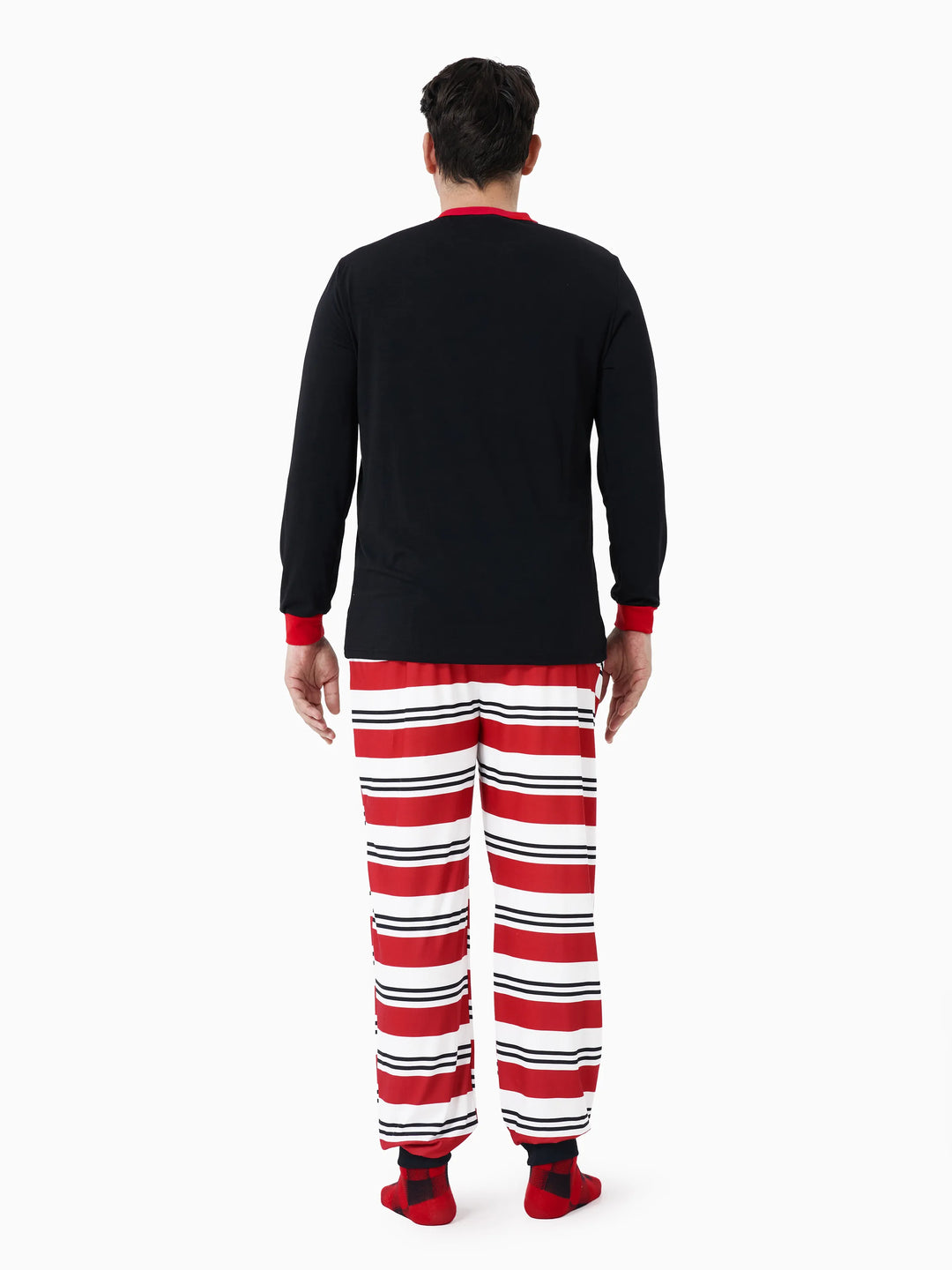 Conjunto de Pijamas Coincidentes para a Família com Estampa de Elfo e Meias de Natal em Preto