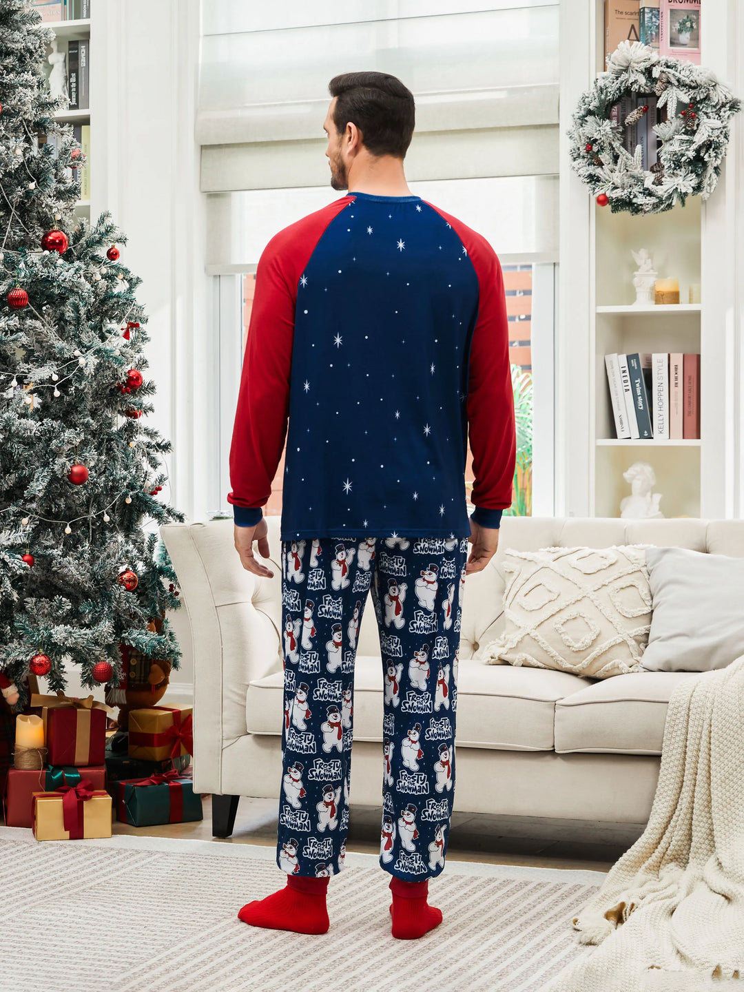 Conjuntos de Pijamas em Blocos de Cores para a Família "Frosty The Snowman" com Meias de Natal