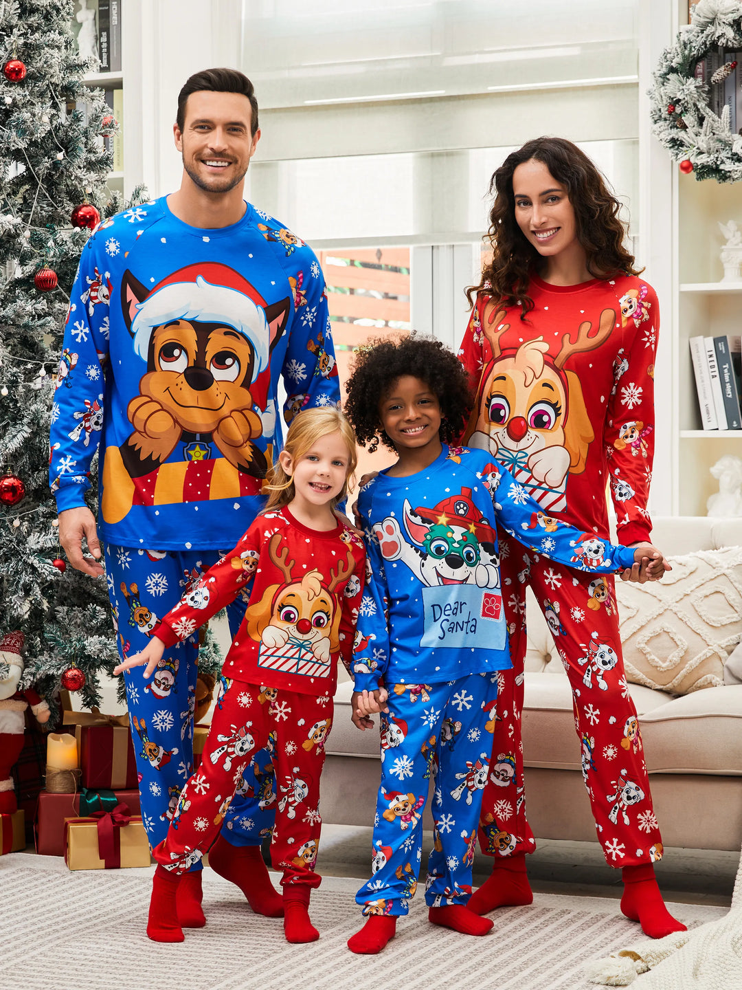 Conjunto de Pijamas de Natal em Família com Chase e Marshall da PAW Patrol, incluindo Meias de Natal.