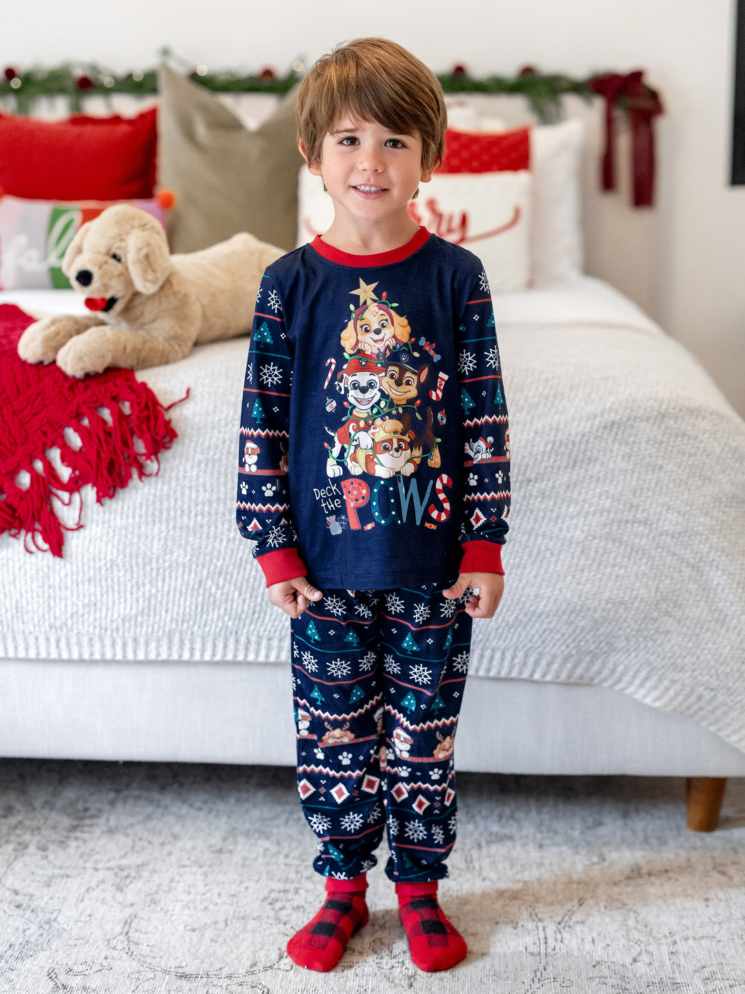 Conjuntos de Pijamas de Manga Longa com Estampado Integral da PAW Patrol para toda a família, acompanhados de Meias de Natal.