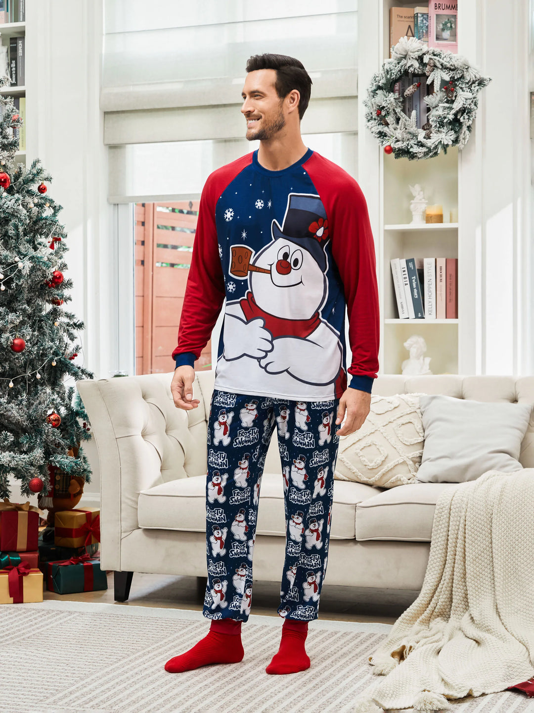 Conjuntos de Pijamas em Blocos de Cores para a Família "Frosty The Snowman" com Meias de Natal