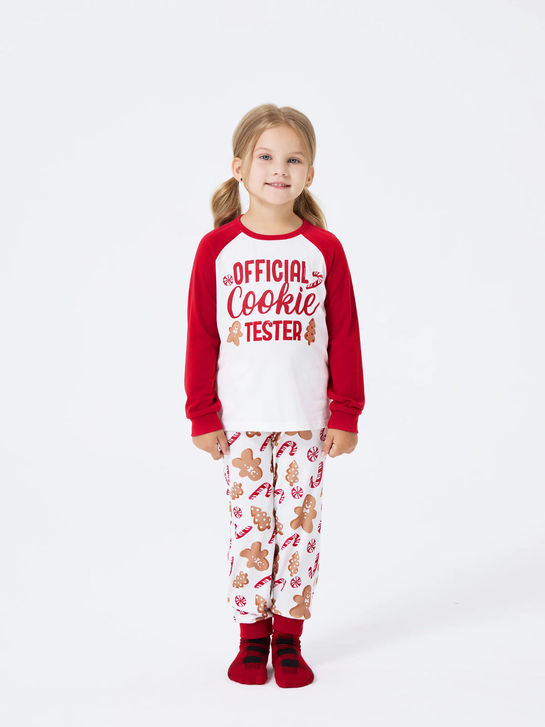 Conjunto de Pijamas de Natal em Família com Estampado de Gengibre e Bastão de Dóceis, incluindo Meias de Natal Vermelhas.