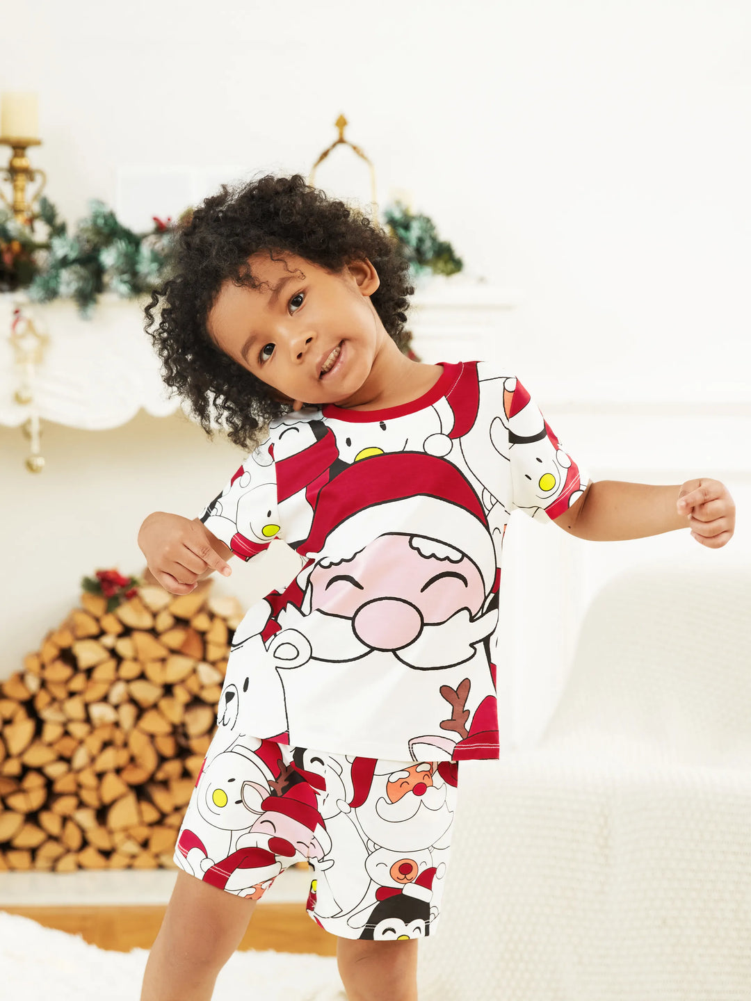 Conjuntos de Pijamas em Branco com Estampa de Pai Natal e Boneco de Neve para toda a Família - T-Shirts de Manga Curta e Calças Curtas Coordenadas