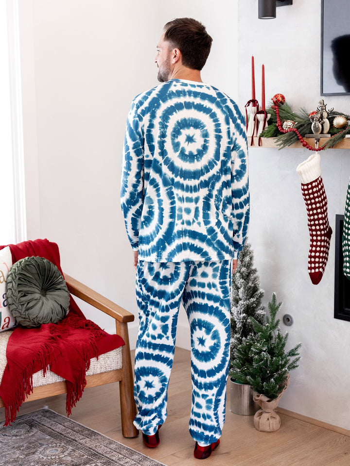 Conjunto de Pajamas de Natal em Família com Estampa de Boneco de Neve em Tie-dye Azul com Meias de Natal Azul Escuro