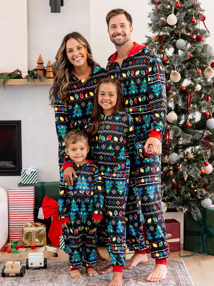 Conjunto de Pijamas de Natal para a Família com Estampado de Árvore de Natal e Meias de Natal Pretas